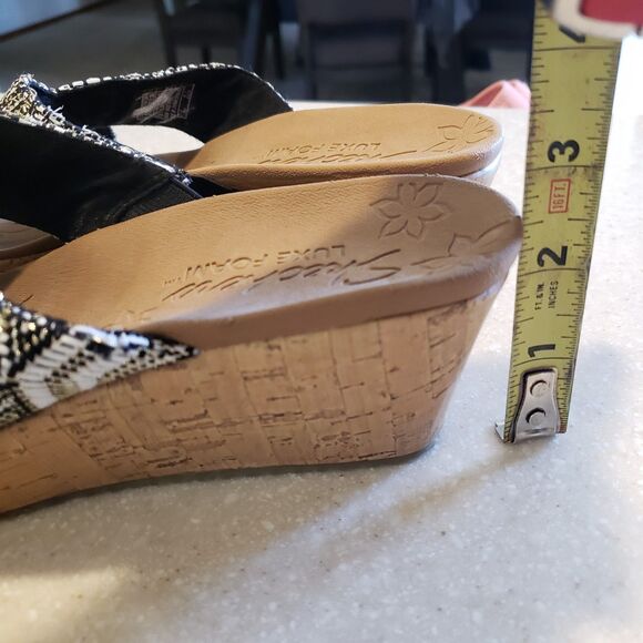 Skechers Women's Beverlee Palace Slip On Wedge Sandals Black/Gold Size 9.5 - Picture 7 of 7